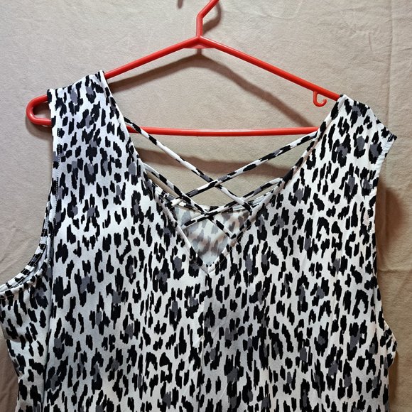 Woman's long summer dress leopard print - Picture 9 of 9